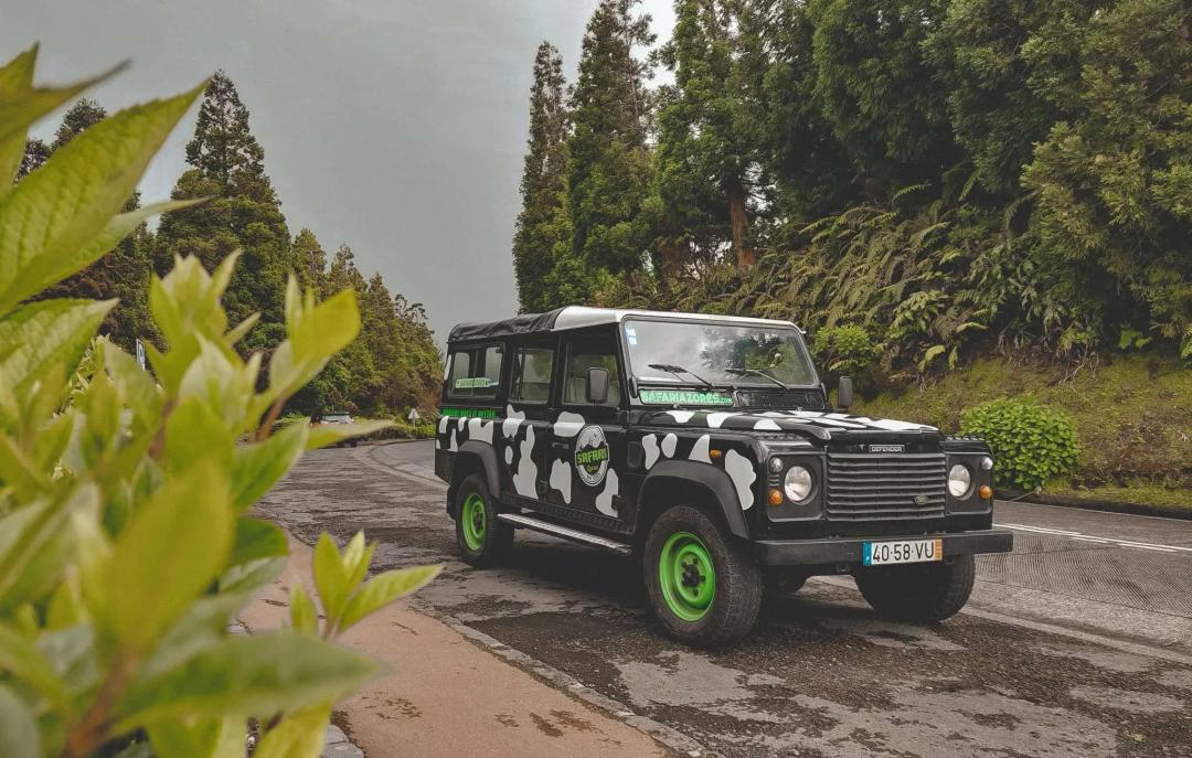 Caminos escénicos junto al lago e islas